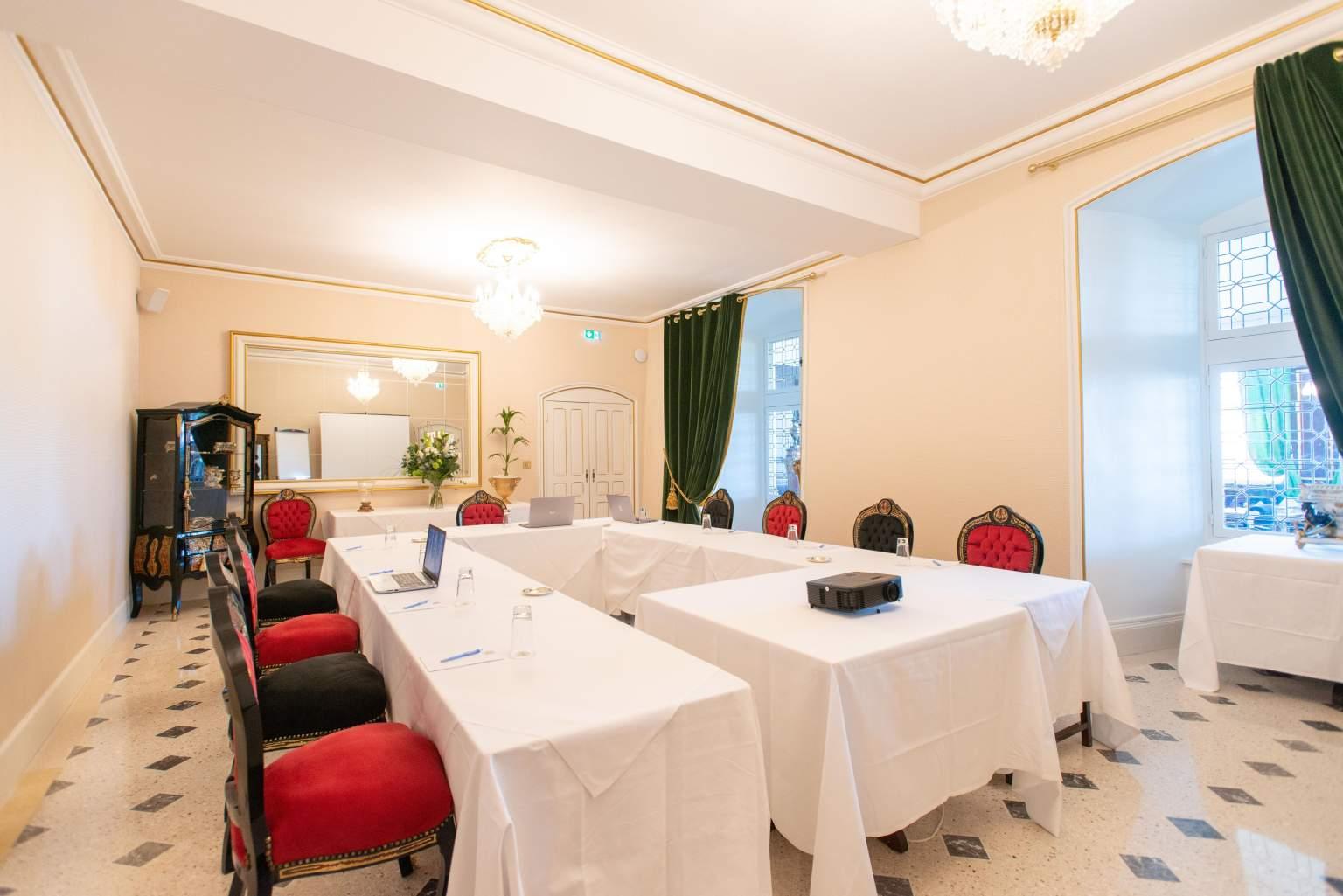 Chateau Le Prieure Saumur - La Maison Younan Hotel 4*