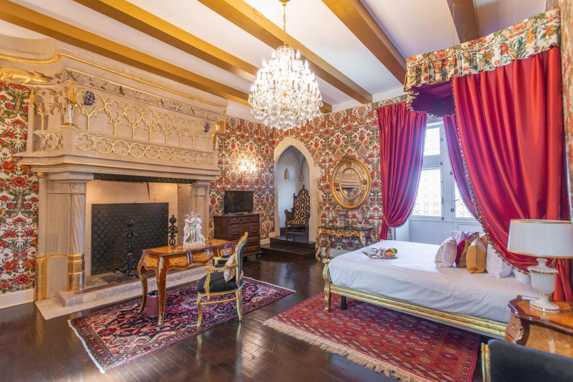 Hotel Chateau Le Prieure Saumur - La Maison Younan 4*